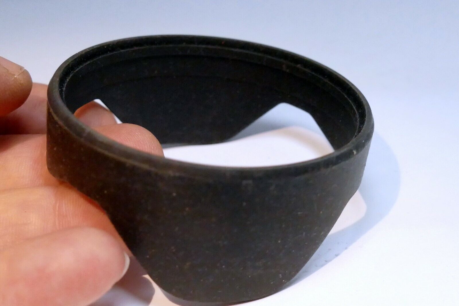 62mm rubber lens hood shade (rubber part only , missing metal ring) for parts