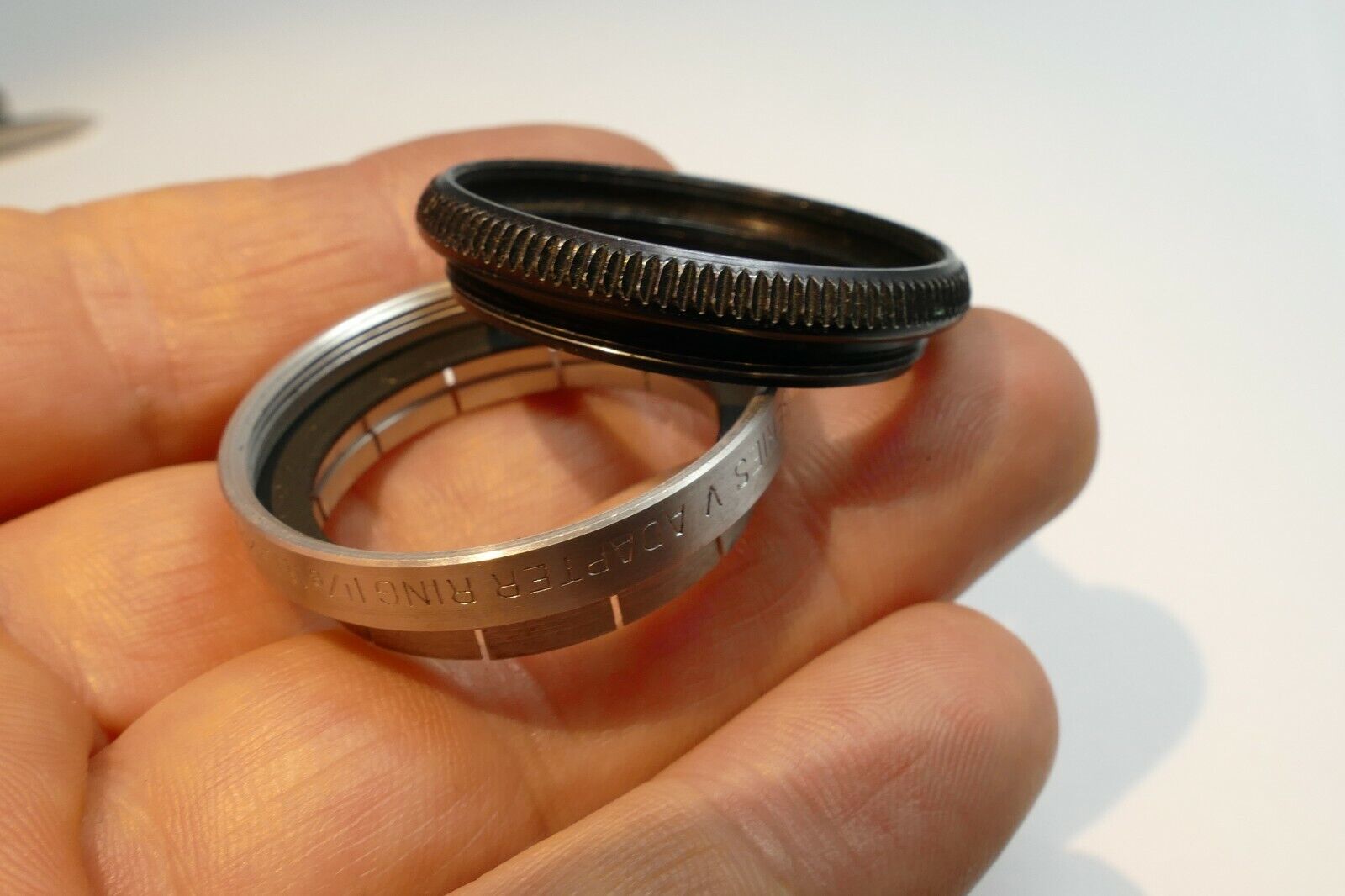 28.5mm to 33.3mm (screw in) to series 5 V double threaded filter holder 1 5/16"