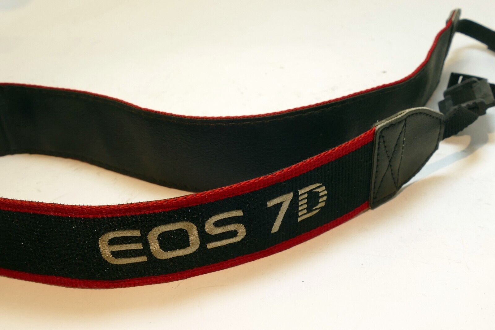 Canon EOS 7D Mark I Black-Silver Logo Camera Neck Strap - genuine original OEM