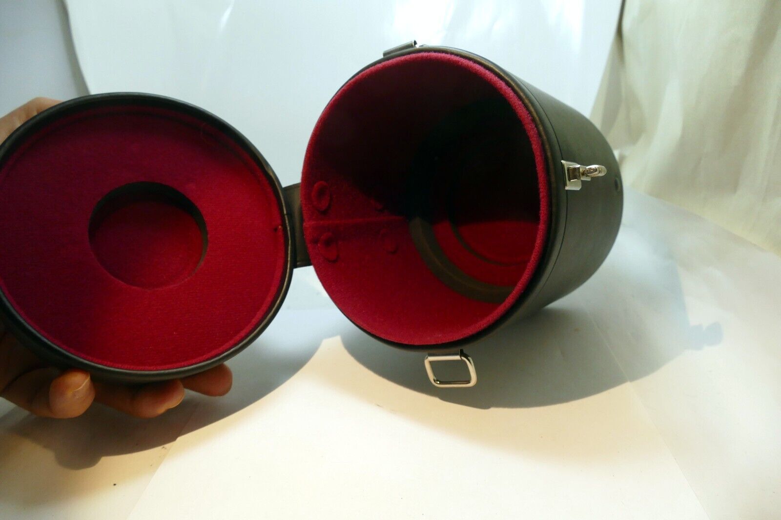 Nikon CL-74 Lens Hard Case with strap (for 28-70mm  f2.8 Nikkor) 16-35mm