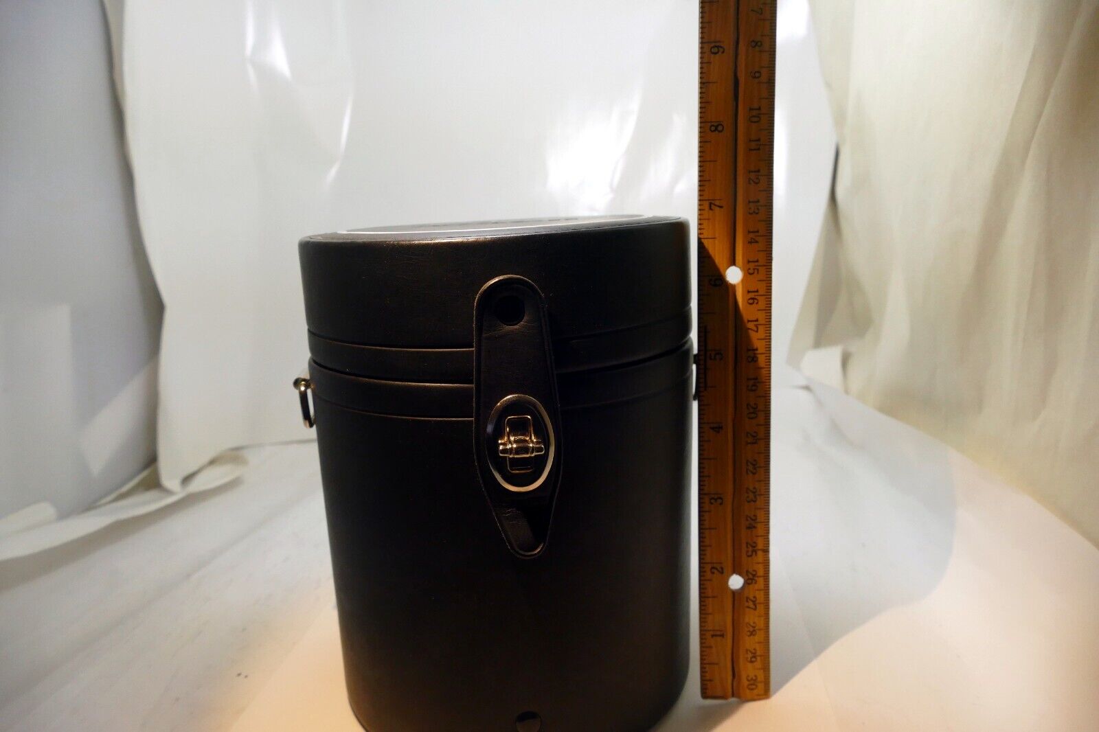 Nikon CL-74 Lens Hard Case with strap (for 28-70mm  f2.8 Nikkor) 16-35mm