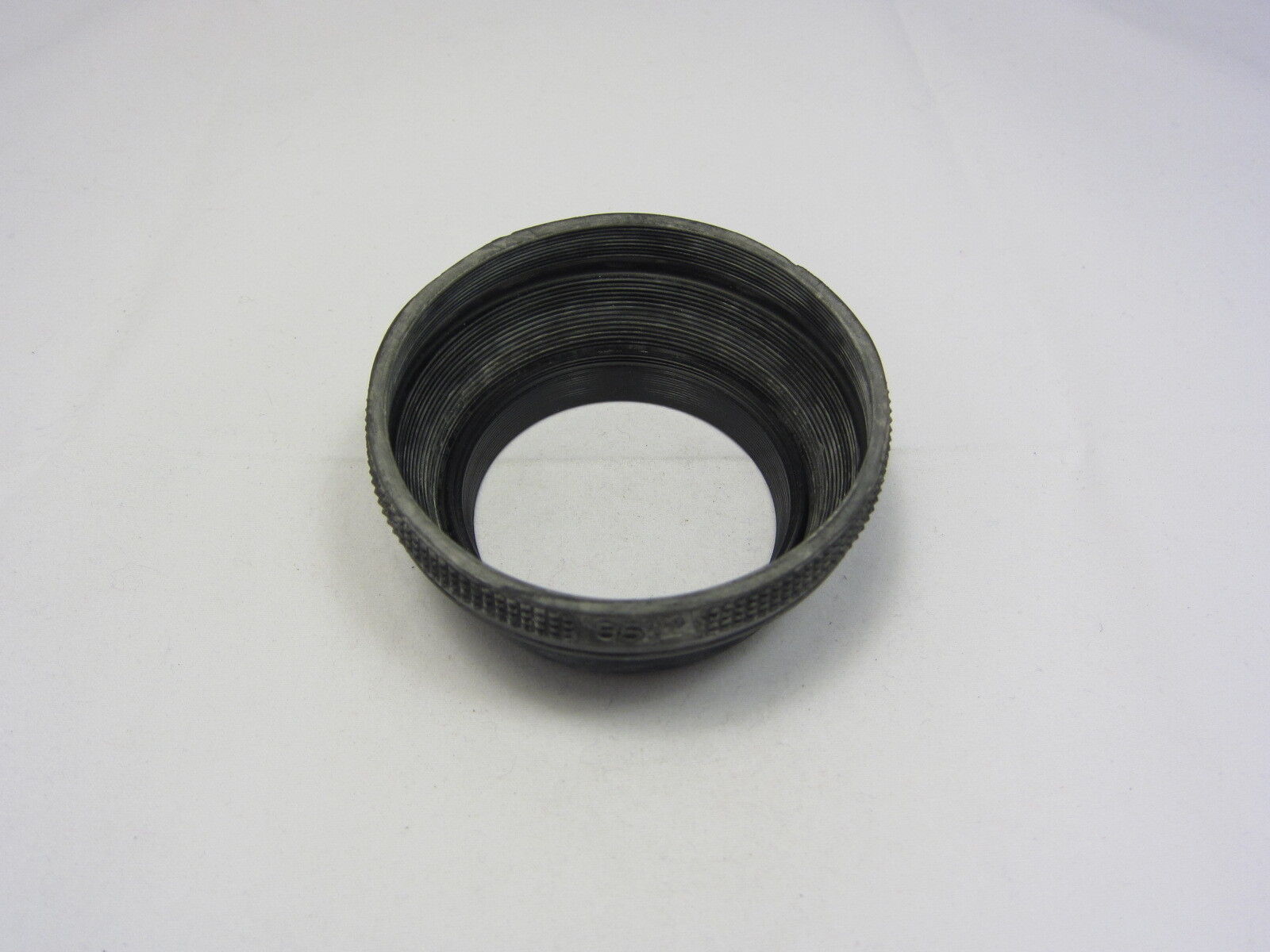 Used Unknown Brand 55mm Collapsible Rubber screw in Lens Hood N102043