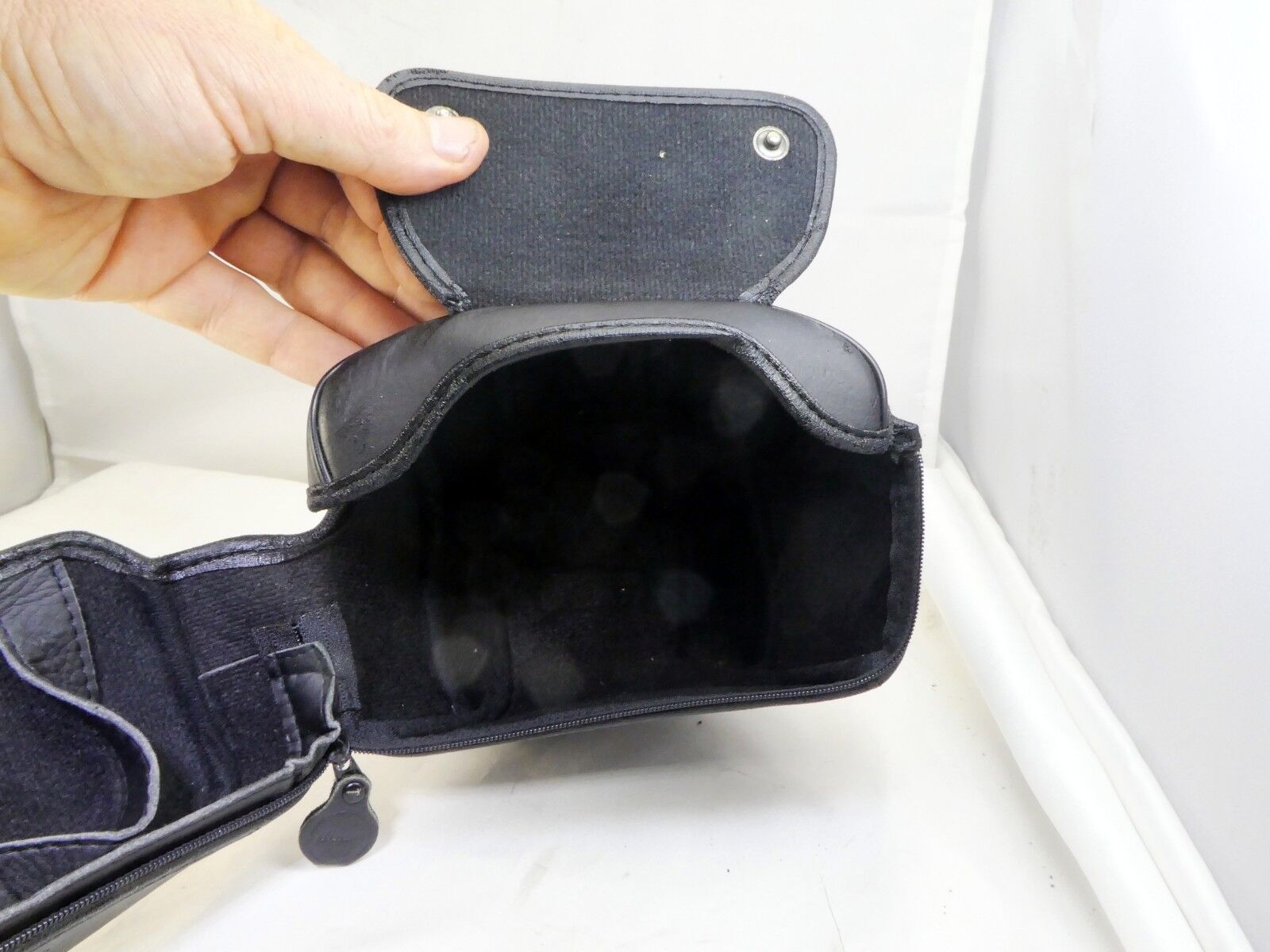 Nikon CF-59 Semi-Soft Case  for N80 cameras with 28-80mm AF Nikkor lens