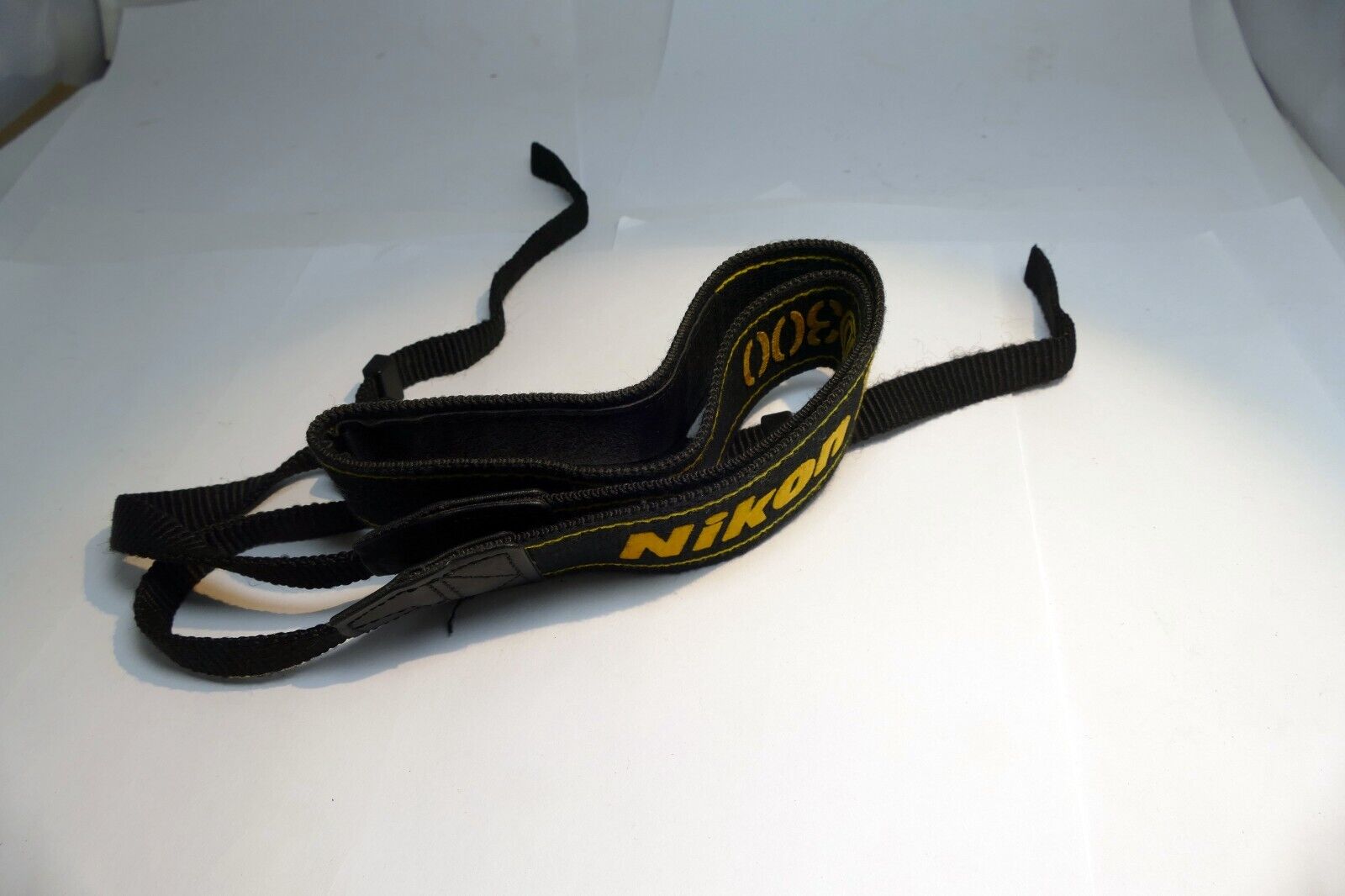 Nikon D300 Camera Neck Strap Yellow-Black AN-DC300 Genuine OEM