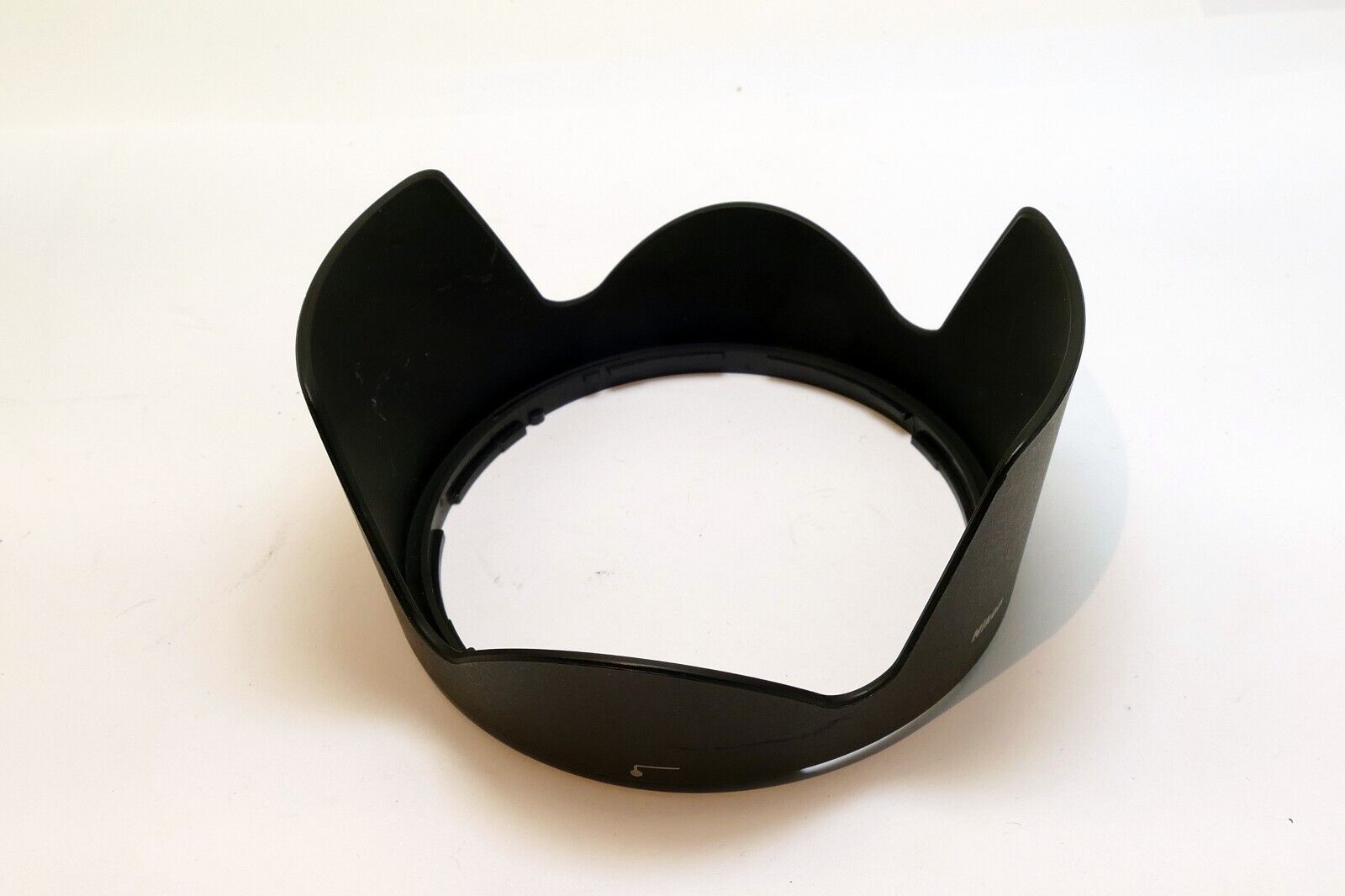 Nikon HB-35 Lens Hood Shade For 18-200mm VR II Nikkor AF-S Genuine - MINT