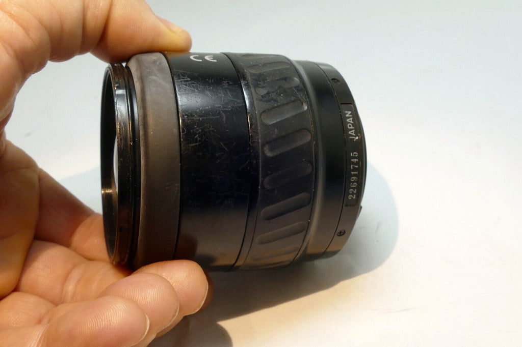 Minolta 28-80MM f/4-5.6 Macro AF Lens Maxxum - with broken mount - works