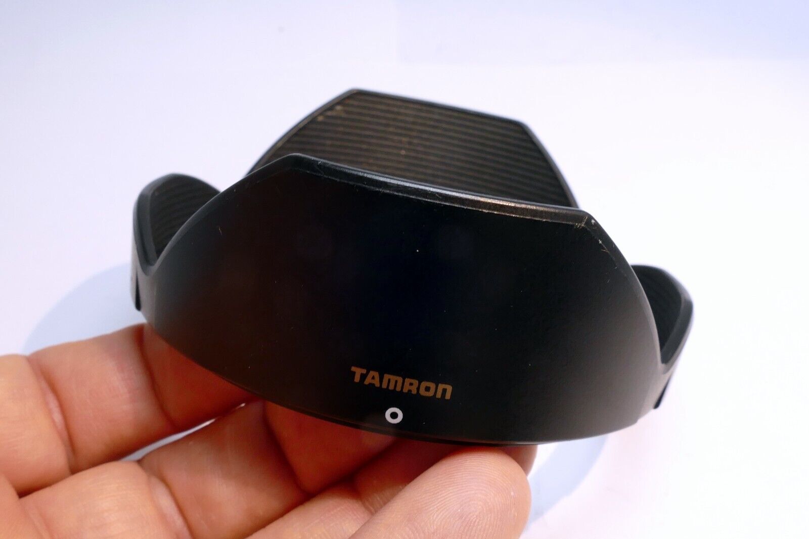 Tamron DA10  Lens Hood Shade for 19-35mm f/3.5-4.5 (A10) Genuine OEM