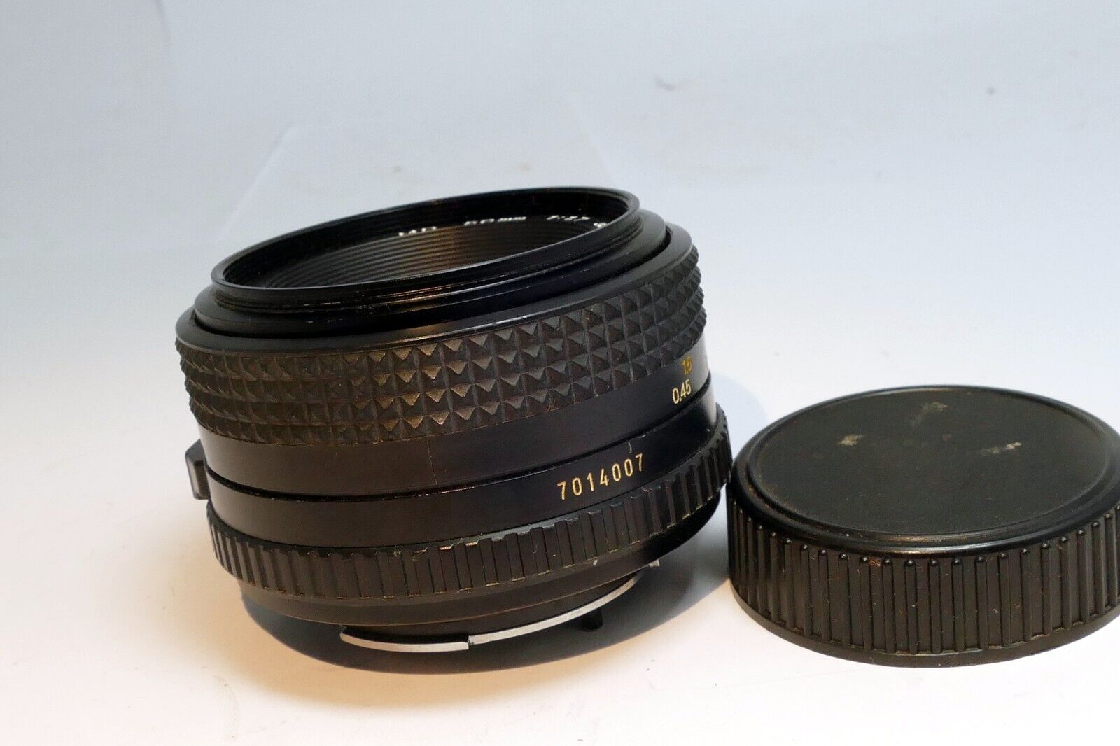 Minolta  MD 50mm f1.7 Lens aperture inop stuck - as is for parts