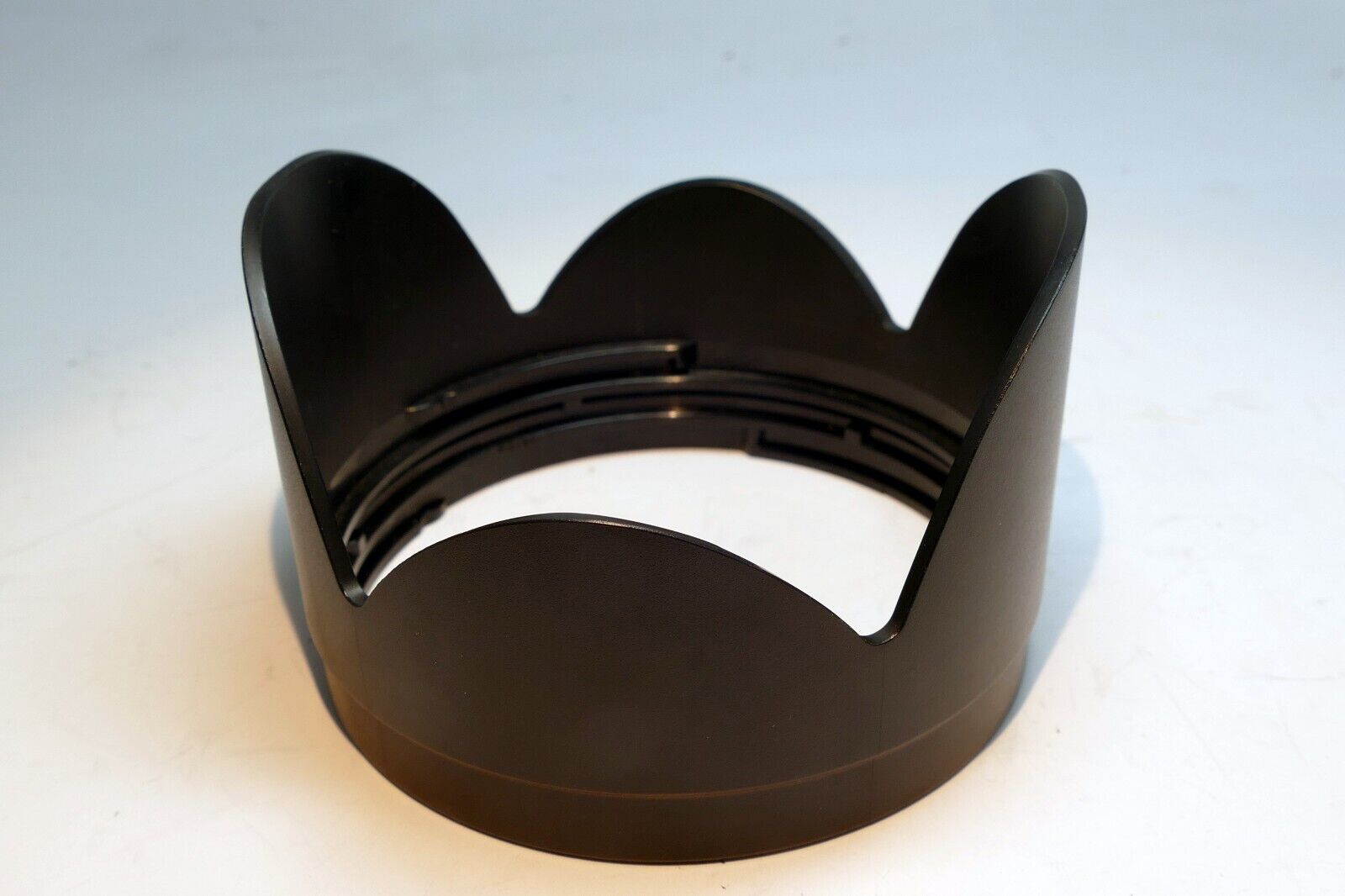 80mm Twist on type  Lens Hood Shade