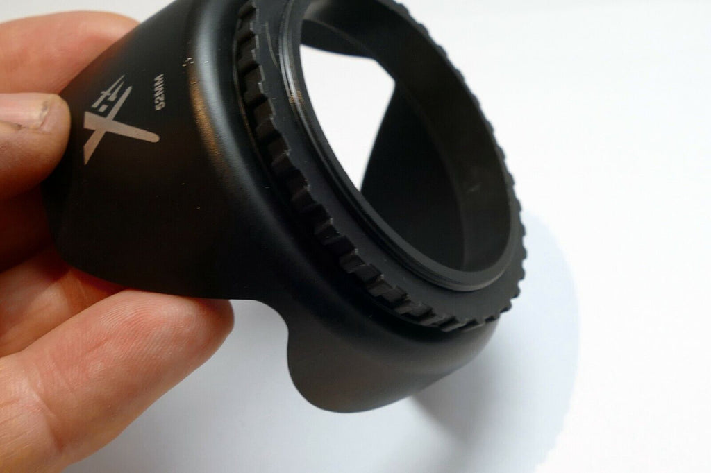 XIT 52mm Plastic Petal Lens Hood Shade screw in type