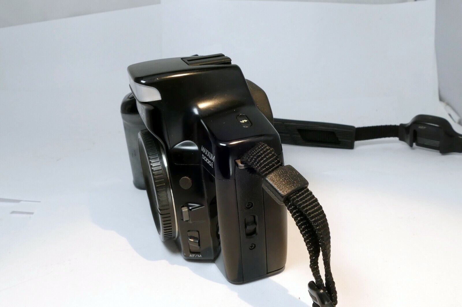 Minolta Maxxum 5000i 35mm SLR Film Camera body only