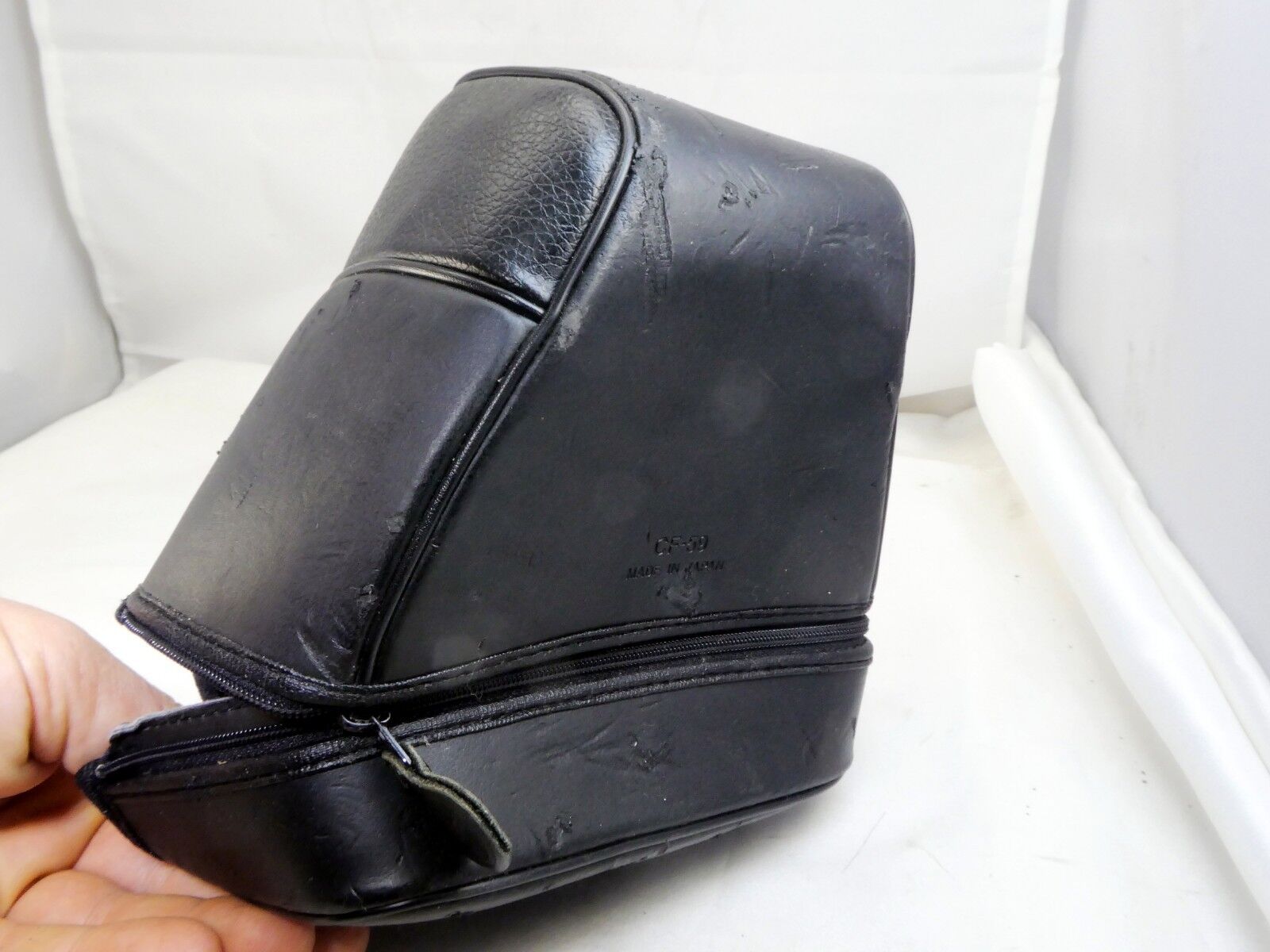 Nikon CF-59 Semi-Soft Case  for N80 cameras with 28-80mm AF Nikkor lens