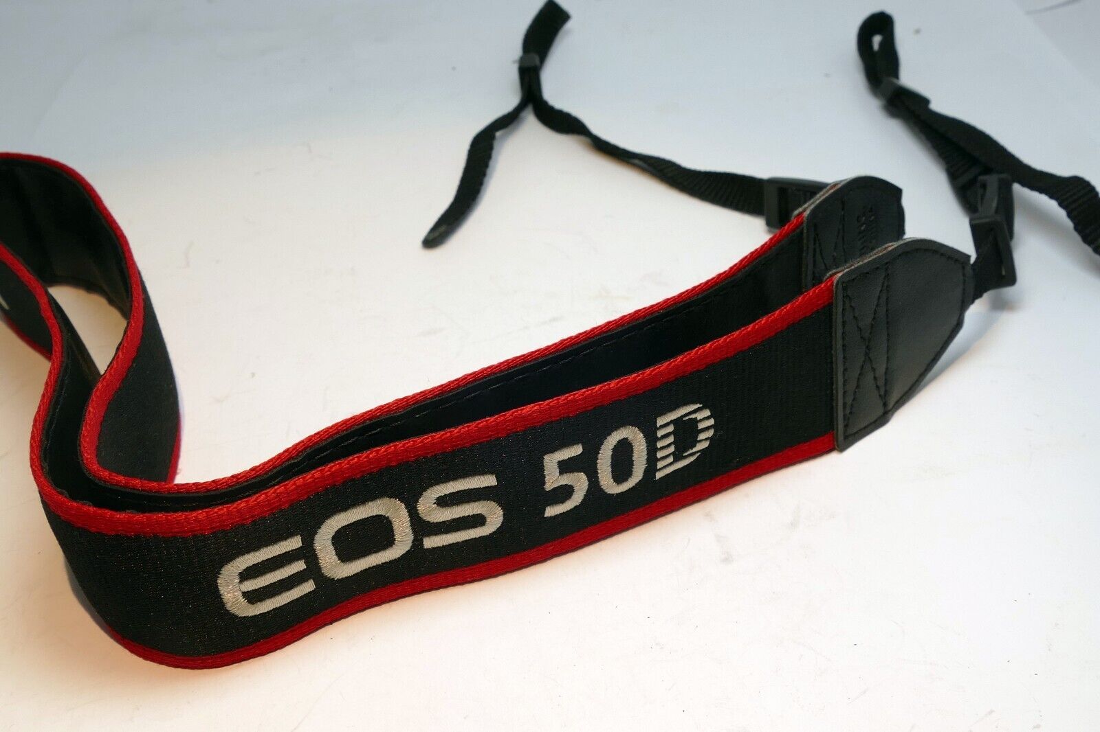 Canon EOS 50D Digital Camera Neck Shoulder Strap Black-Red - Genuine OEM