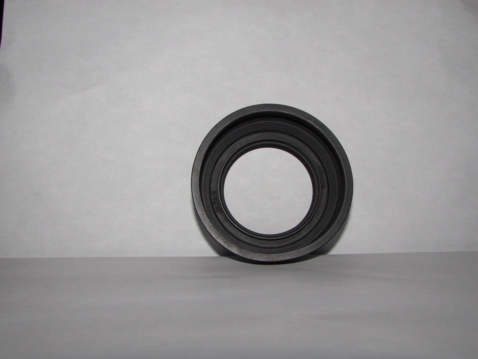 Used 49mm Collapsible Rubber Lens Hood Shade for 50mm f1.8 f2 lenses normal