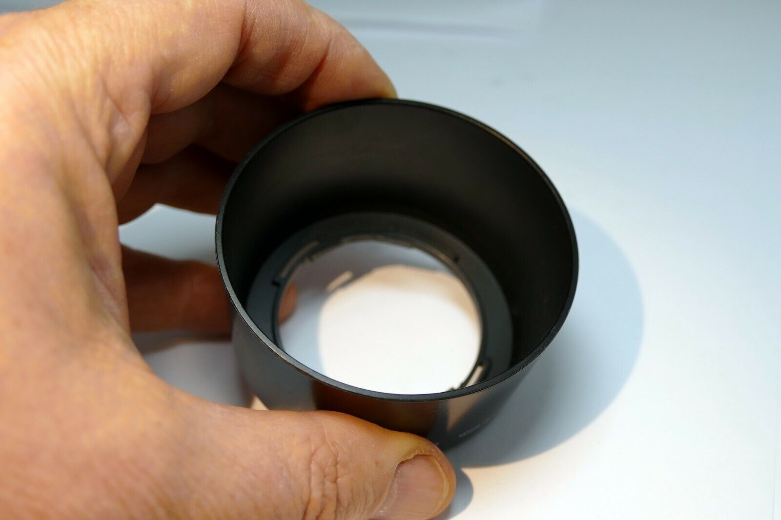 3605R Lens Hood Shade 43mm twist on type