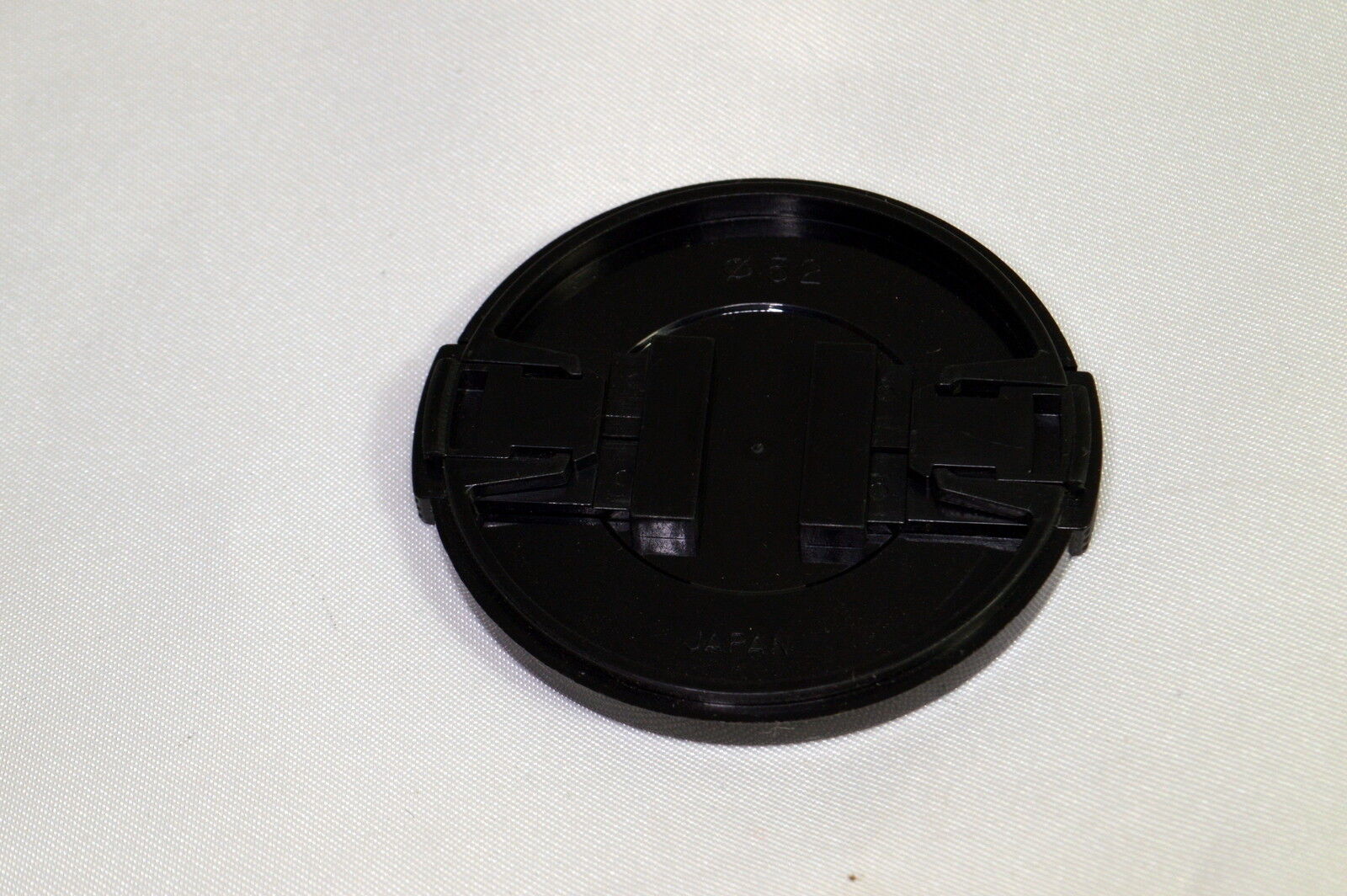 Tokina 52mm Lens Front cap snap on type (plastic) AT-X II