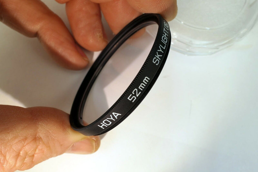 Hoya Skylight 1B Sky Lens Filter with plastic case