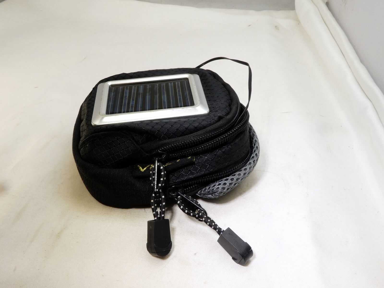 Ultra Solar power charging case output 5V for point and shoot camera or phone
