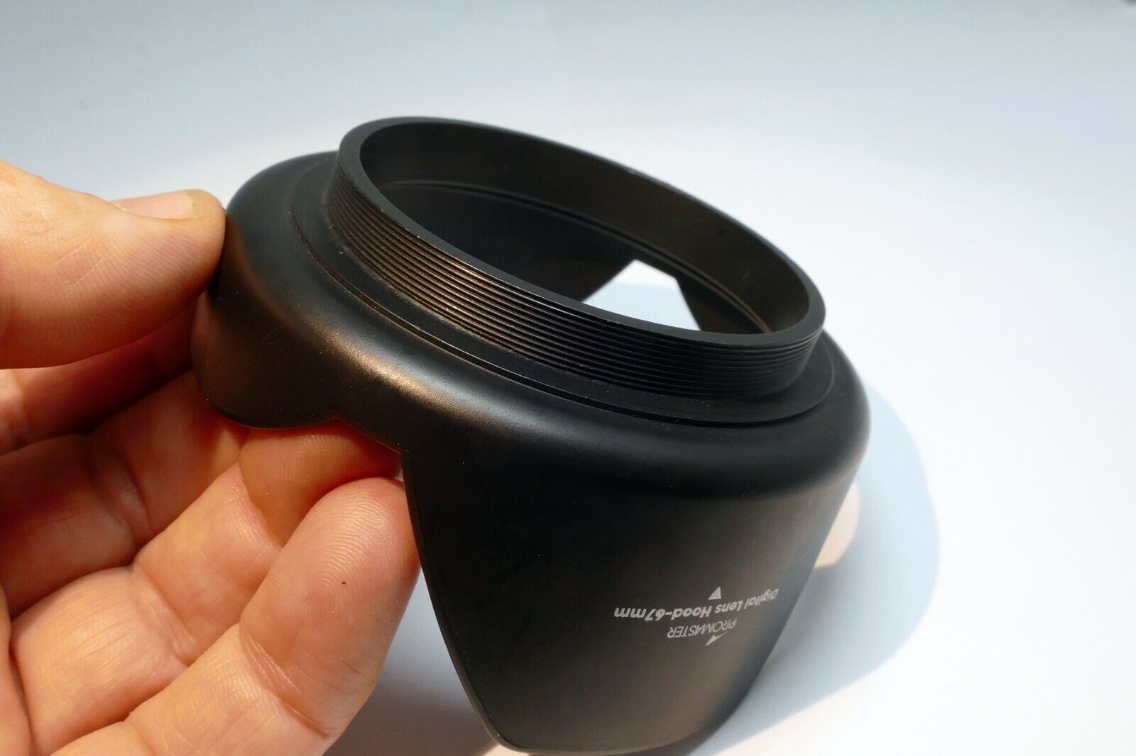 67mm Plastic Lens Hood Shade threaded screw in type petal shape digital