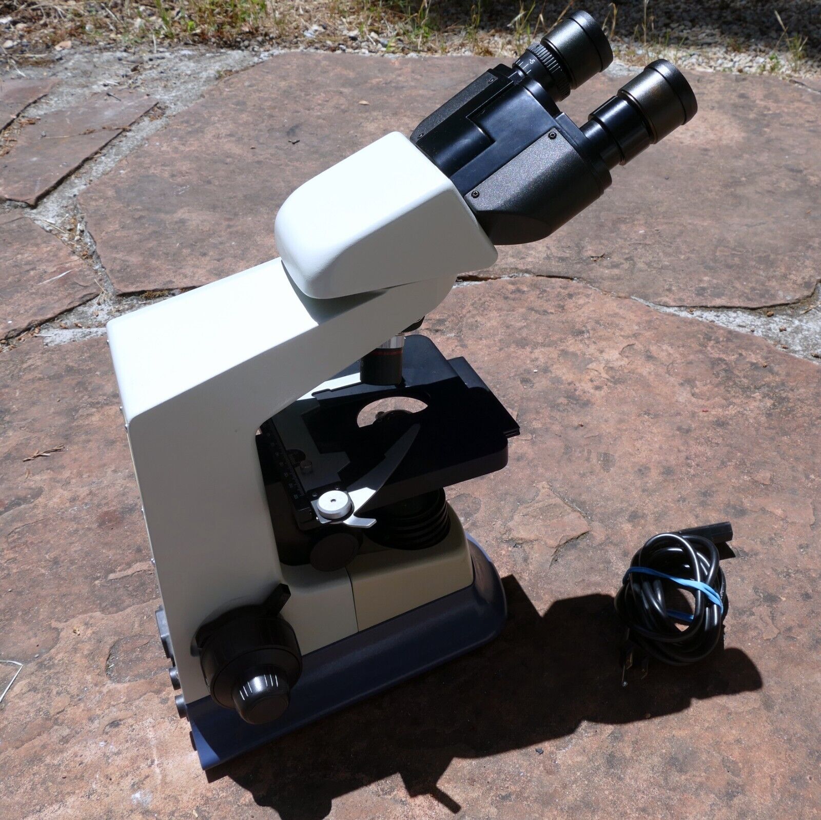 N-180M Biological Lab Medical Microscope Novel - w/ 4X 10X PH 160 0.17 objective