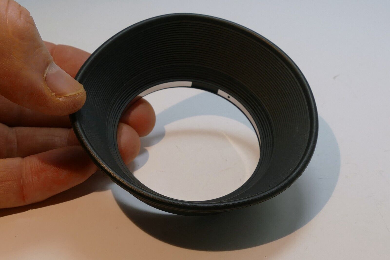 55mm Olympus OM 35-105mm f3.5-4.5 lens hood shade - OEM Genuine fits 24mm f2.0