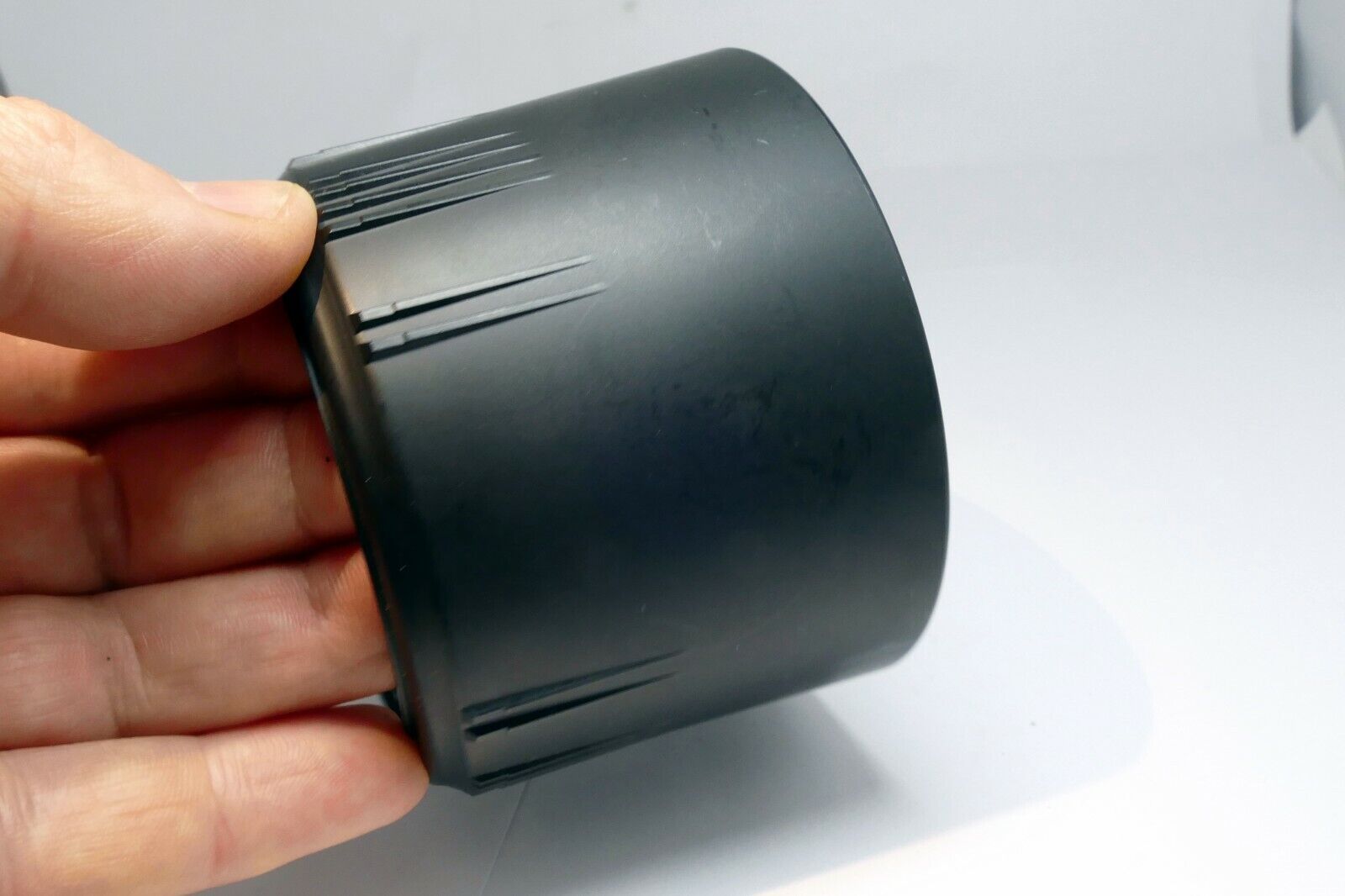 Sigma LH 635-01 Plastic Lens hood Shade for 70-300mm f4-5.6 Macro lens