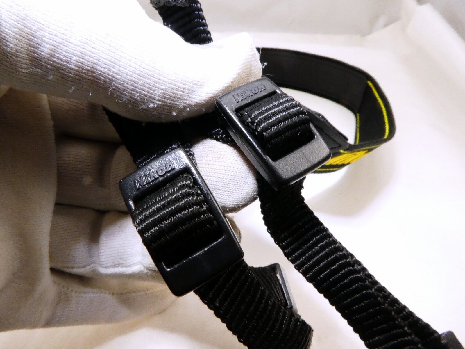 Camera Strap Nikon D300  Grey Genuine OEM Genuine   AN-DC300