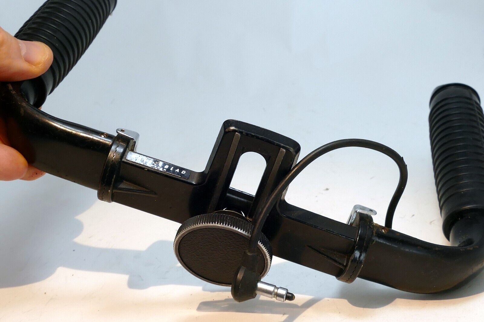 Hasselblad 46132 Double Dual Handgrip for 500 EL and EL/M Flash Bracket Shutter