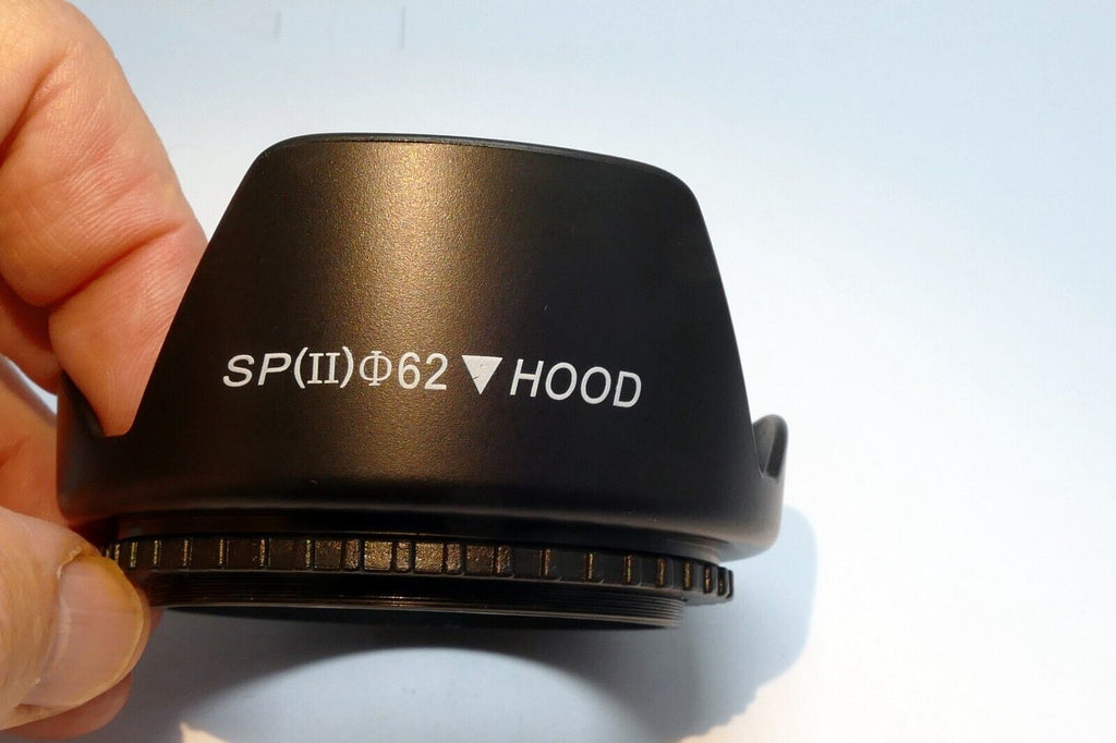 62mm  Lens hood shade plastic Tulip petal shaped  threaded screw in