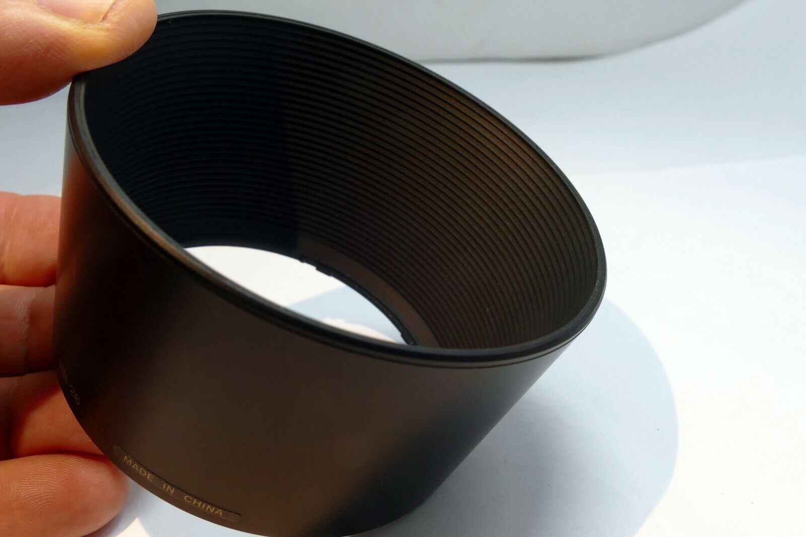 Nikon HB-26 Lens hood Shade for 70-300mm f4-5.6 AF ED Nikkor Genuine OEM