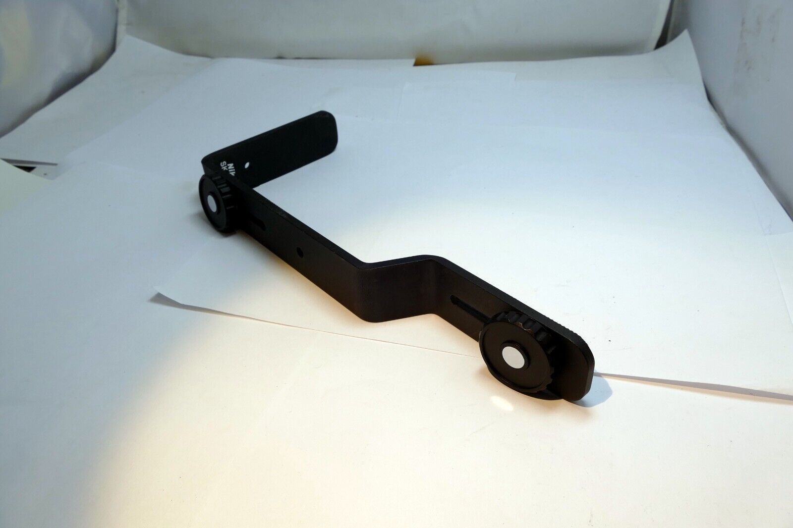 Nikon SK-E900 flash bracket for Coolpix 900S 950 990 995 4500 camera