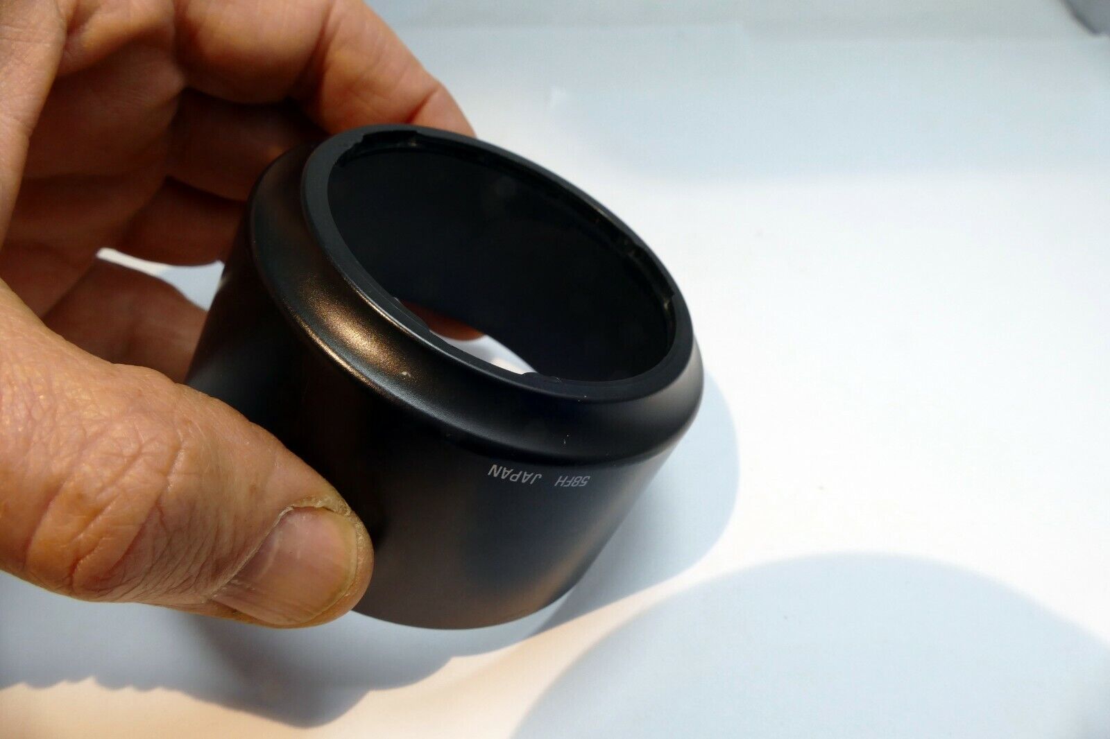 Tamron 58FH Lens Hood Shade Twist on Lens Hood for 70-210mm f4-5.6 AF & Adaptall