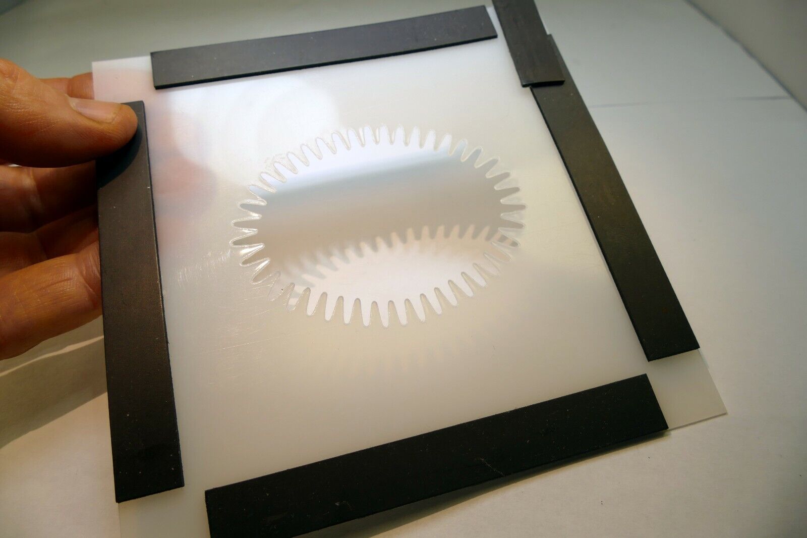 Lindahl Vignetter Mask 5X5" square bellows 2.5 Large Oval with magnetic frame