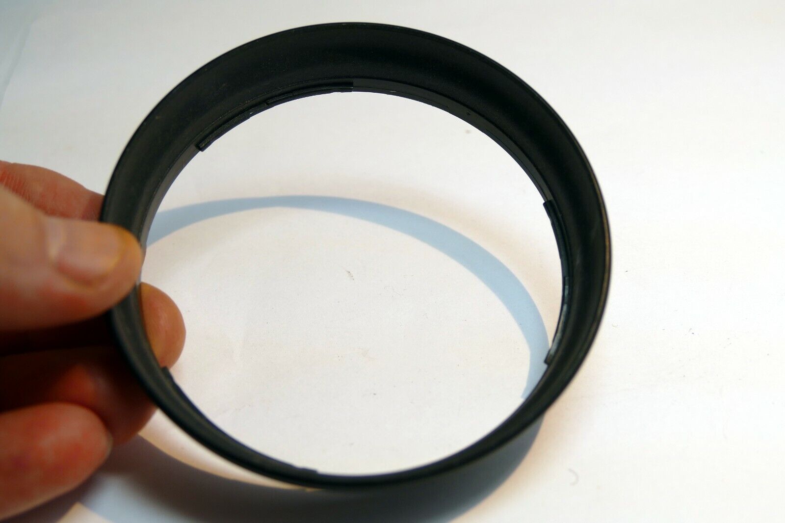 76.5mm ID plastic Lens Hood unknown brand  twist on type wide angle