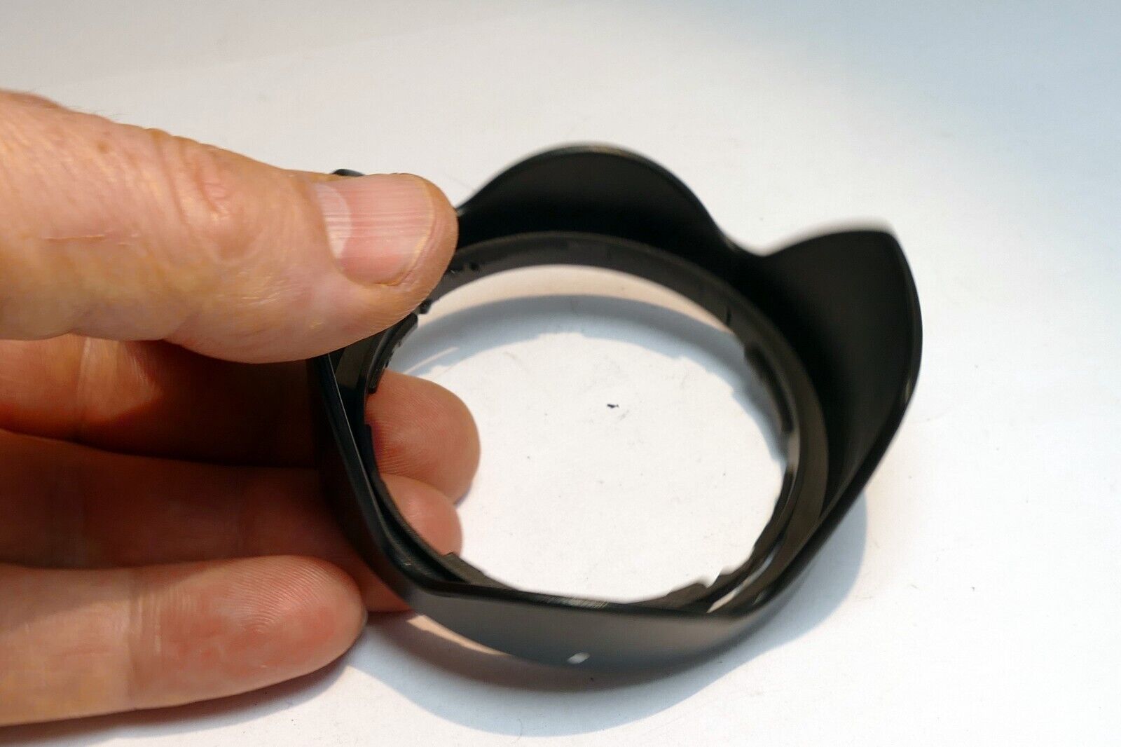 Bower 52mm  Lens Hood Shade plastic  Tulip Pro twist on type