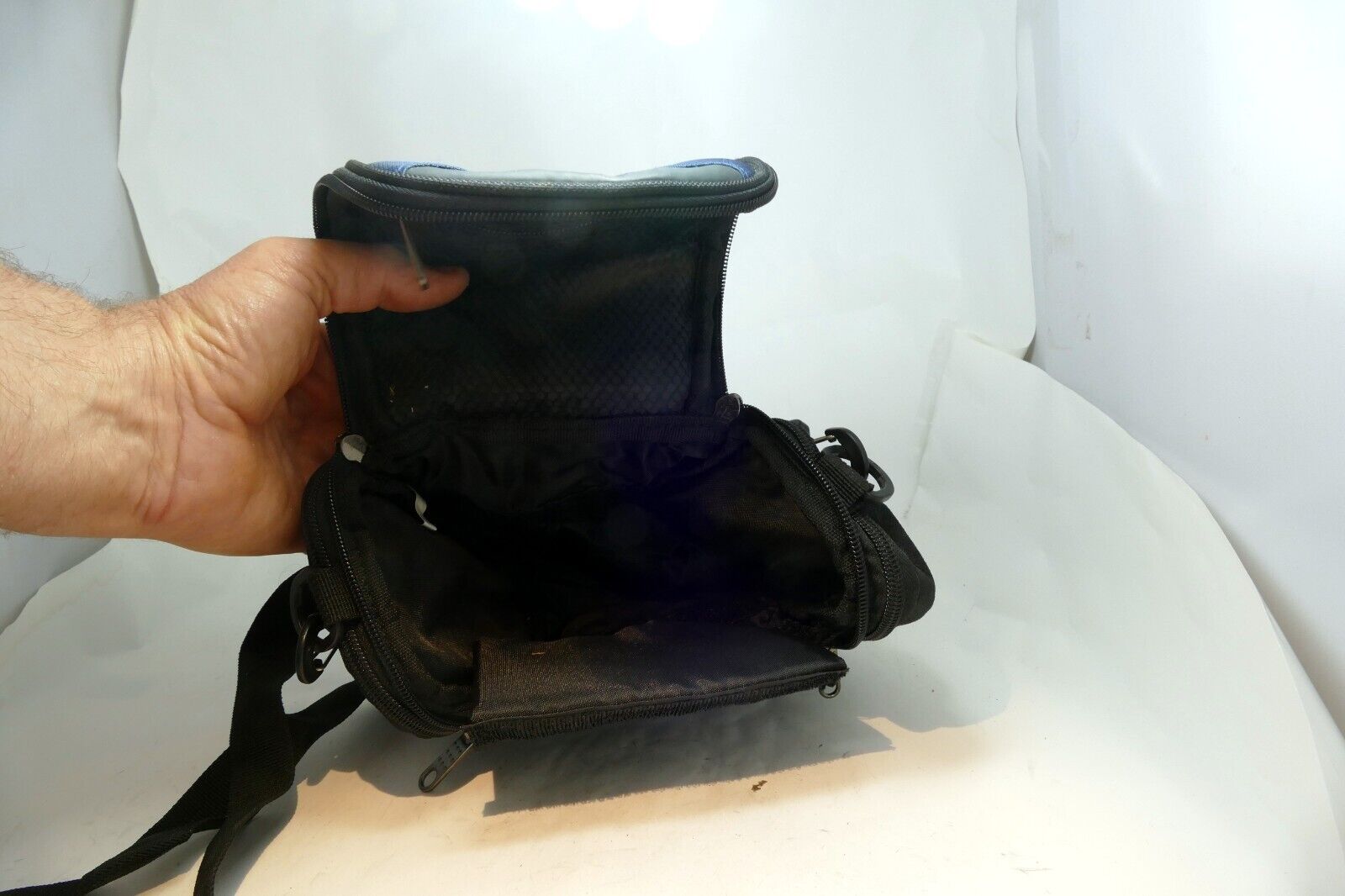 LeZura Camera Messenger Case Black /  Blue with shoulder strap