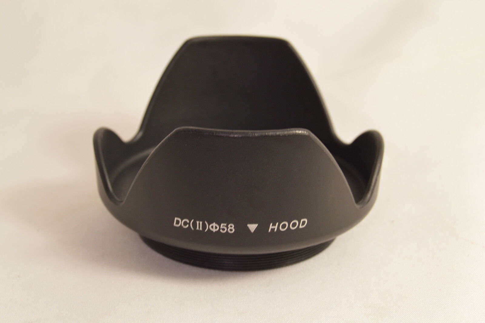 58mm screw on DC (II) Ф58 Plastic Lens Hood Missing ring O121007