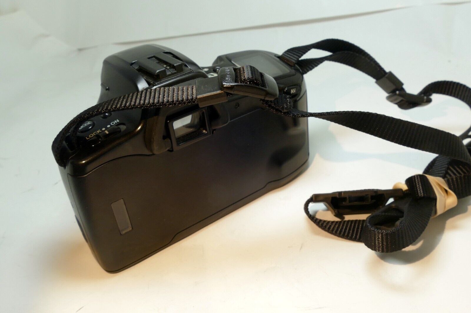 Minolta Maxxum 400si 35mm SLR Film Camera Body