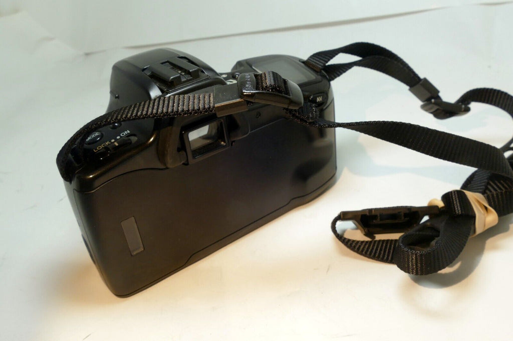 Minolta Maxxum 400si 35mm SLR Film Camera Body