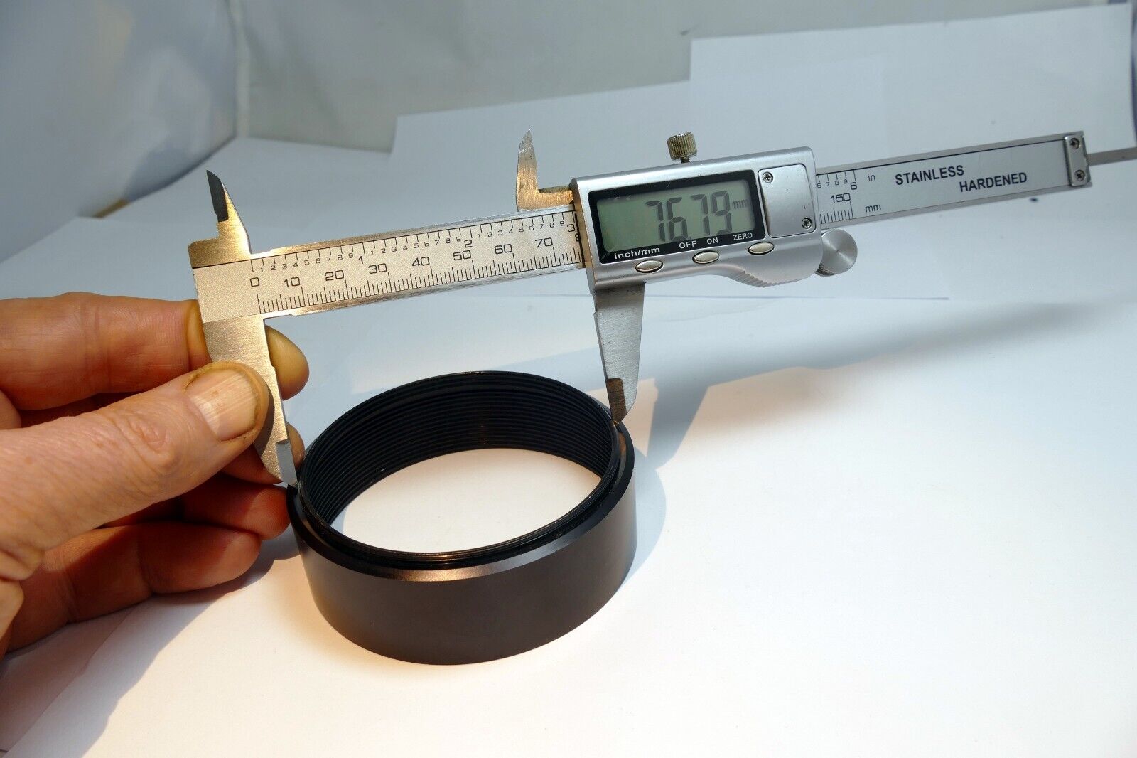 77mm Lens Hood Shade Threaded screw in metal telephoto