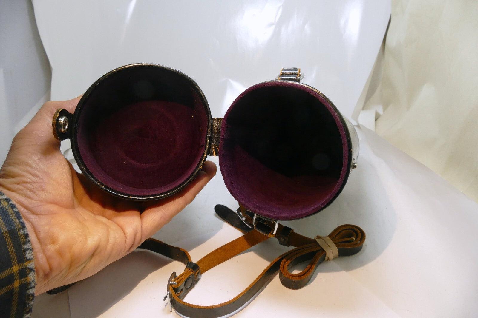 Nikon Hard Lens Case (for 70-300mm VR or 200mm )