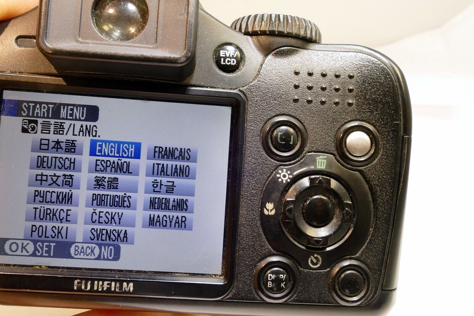 Fujifilm FinePix S Series S5700 7.1MP Digital Camera Black - AS IS parts repair