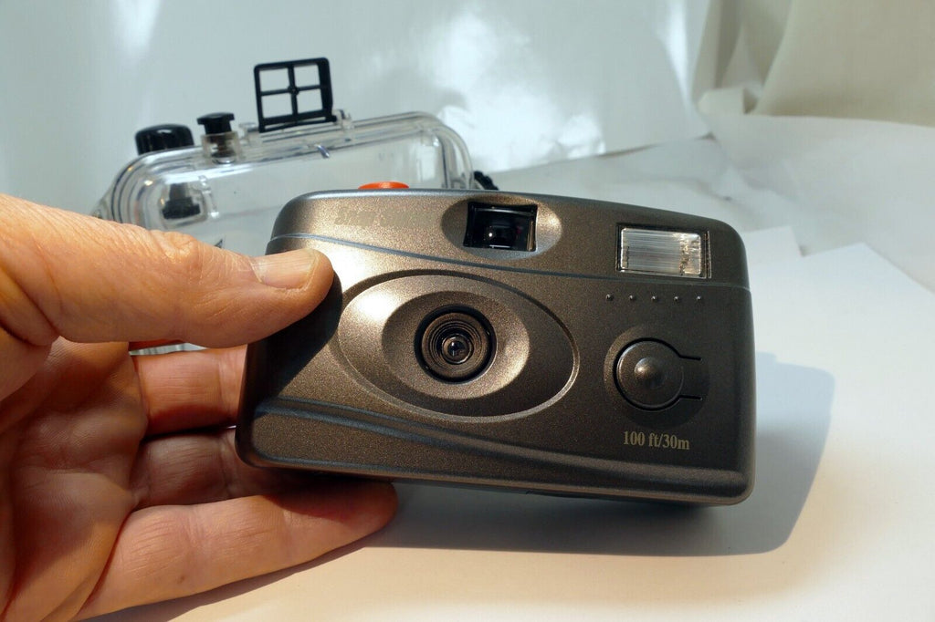 Scuba Diving Underwater 35mm Film Camera Waterproof to 100 Feet Reusable w/Flash