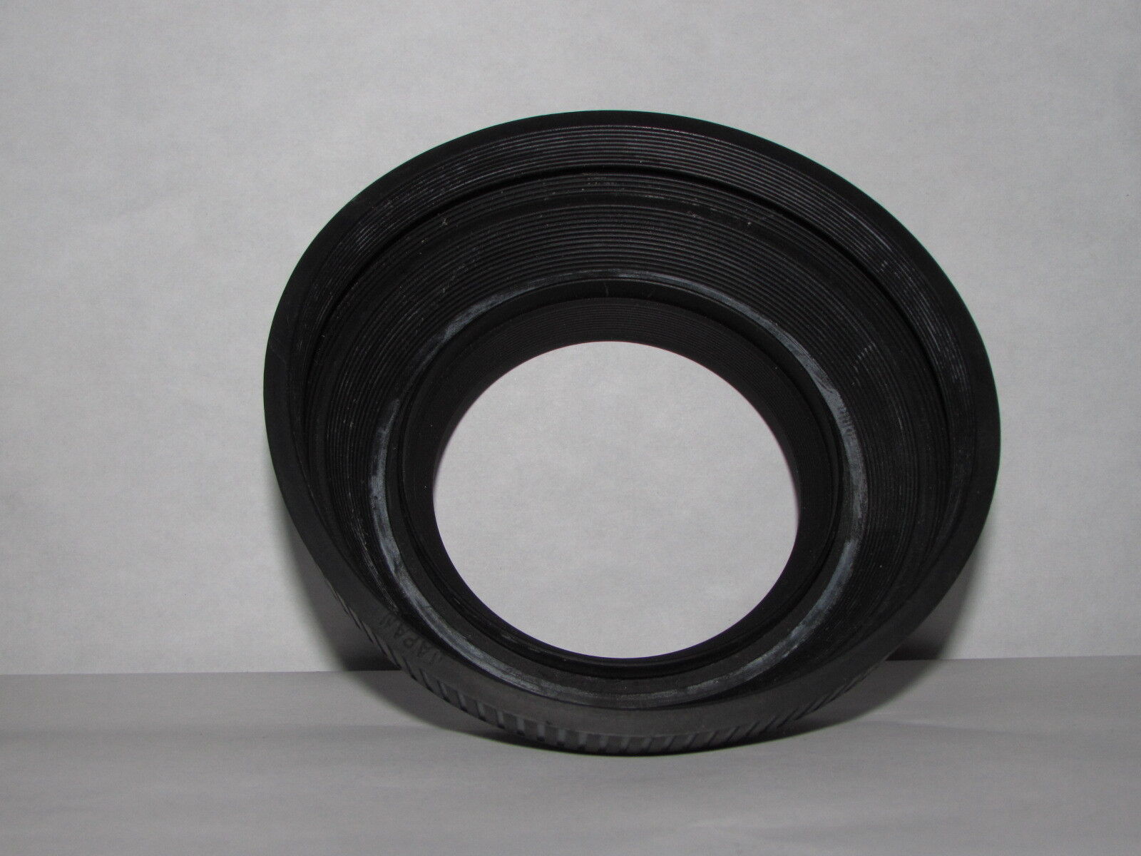 Used 67mm Rubber Lens Hood Collapsible zoom  B20210