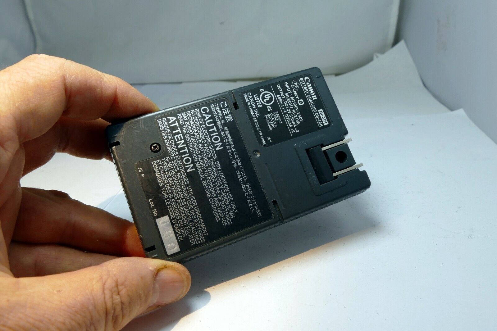 Genuine Original Canon CB-4AH Ni-MH AA Quick Battery Charger 100-240V