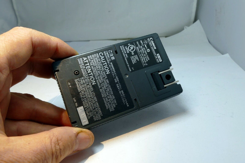 Genuine Original Canon CB-4AH Ni-MH AA Quick Battery Charger 100-240V