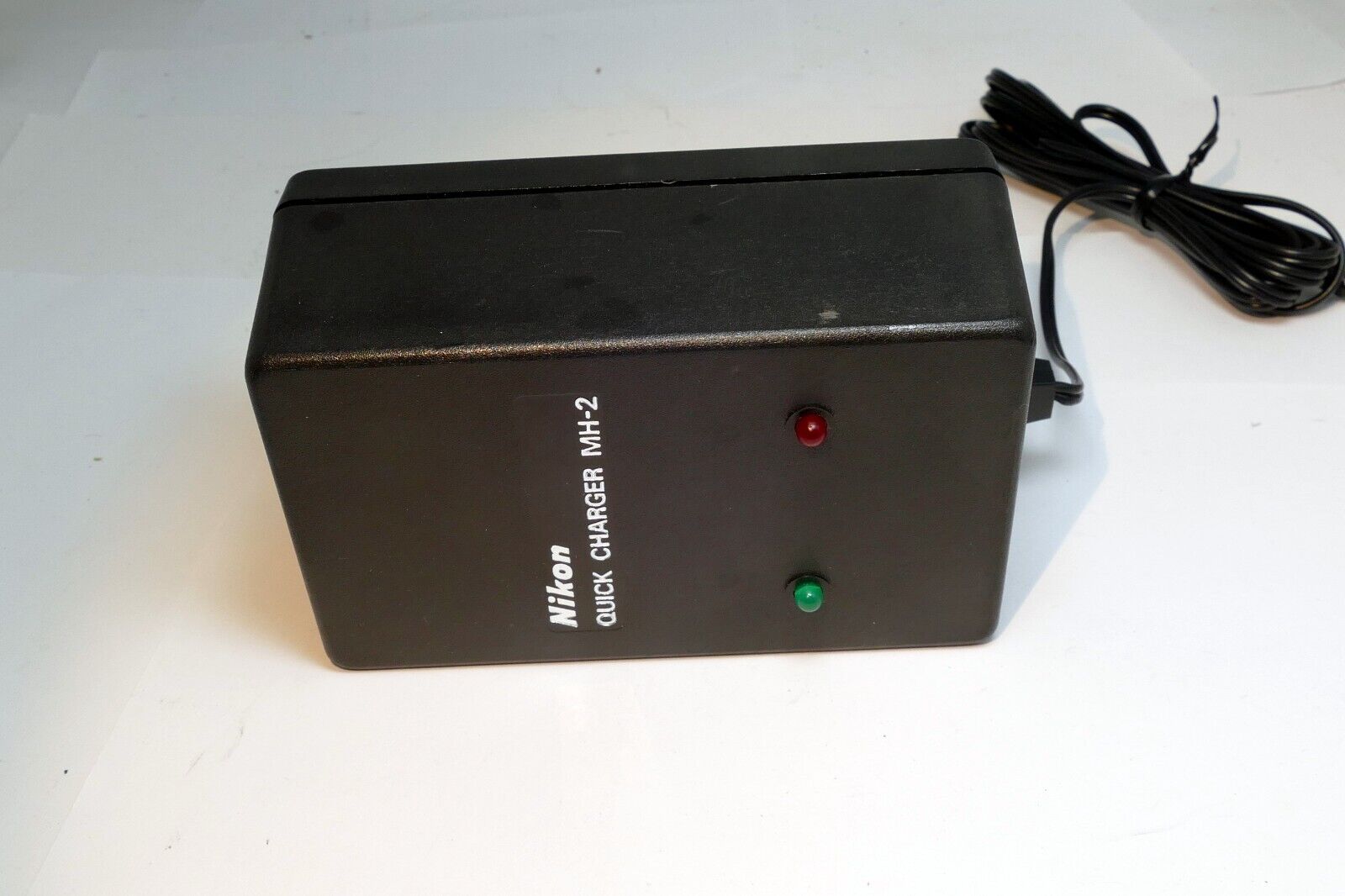Nikon MH-2 Quick Charger Ac100V – DC20V 91-23504 MH-2 (missing AC wall cable)