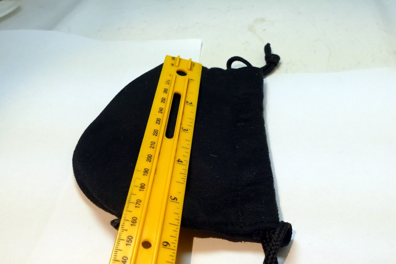 Nikon CL-0913  Drawstring Case Soft Pouch for NIKKOR 18mm 20mm Lens