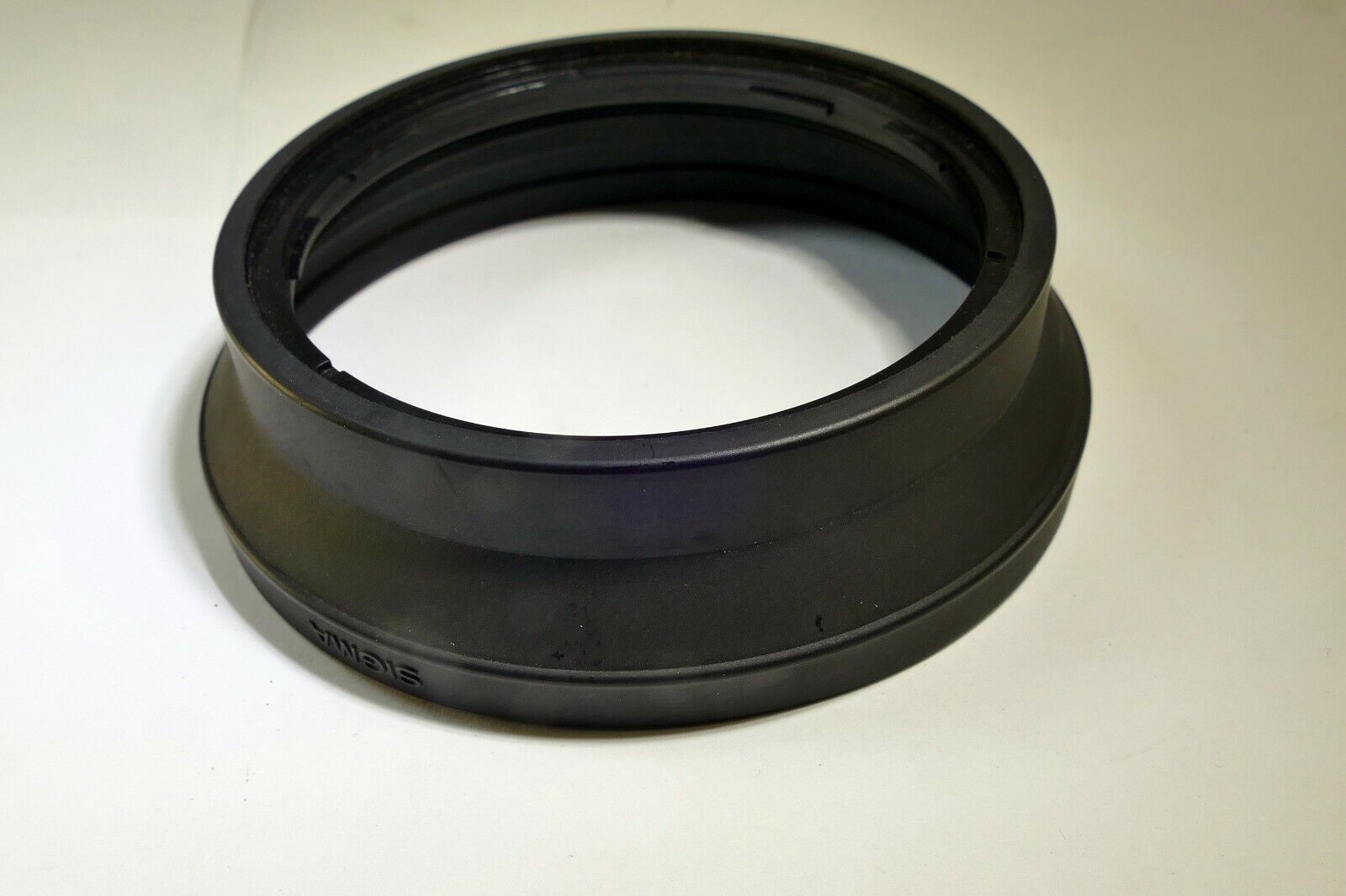 SIGMA twist on Rubber Hood shade for 28-200mm lens AF 72mm rim  f3.8-5.6