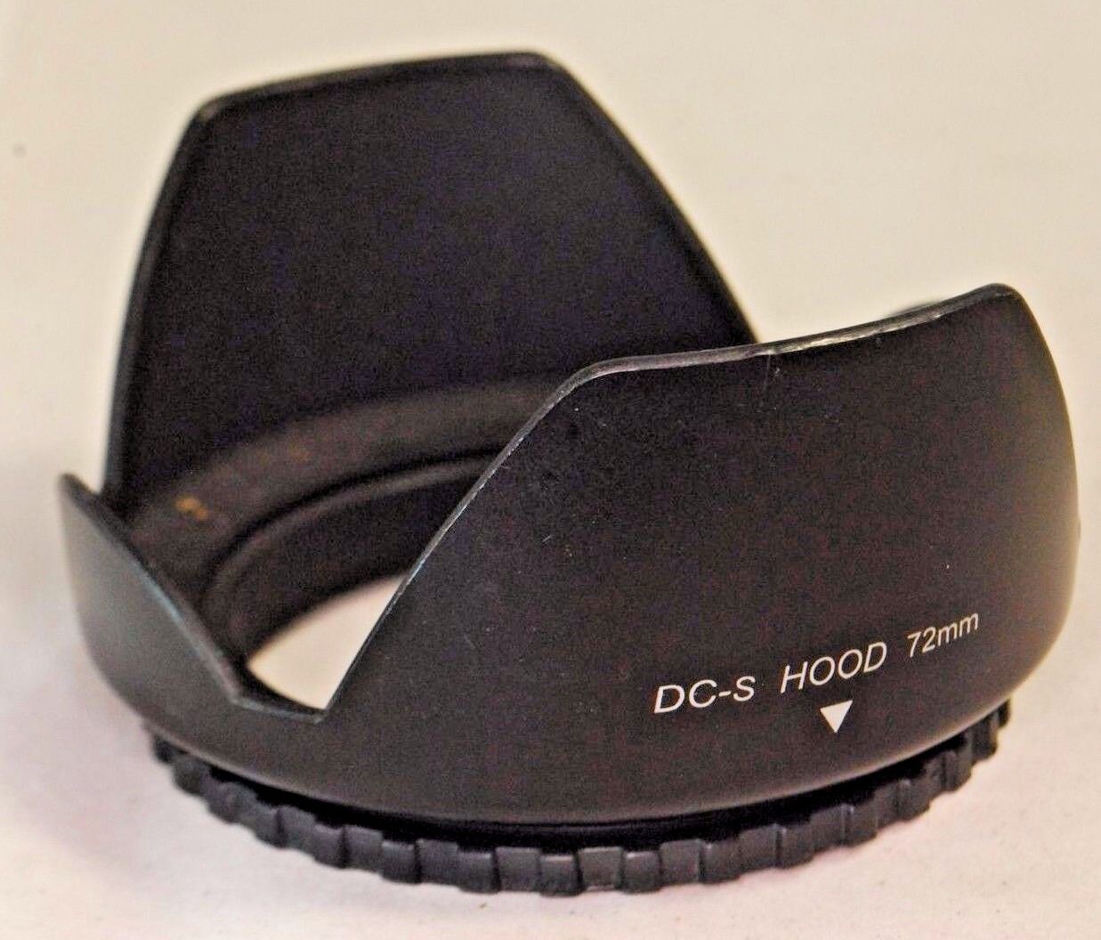 DC-S Plastic Lens Hood 72mm Screw On In Type for zoom 18-200mm S3109018